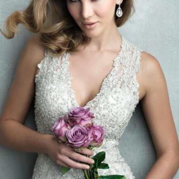New Wedding Dress, Allure Couture Vintage Lace, BLING Small Size 8, Sexy Fitted - Picture 5 of 16